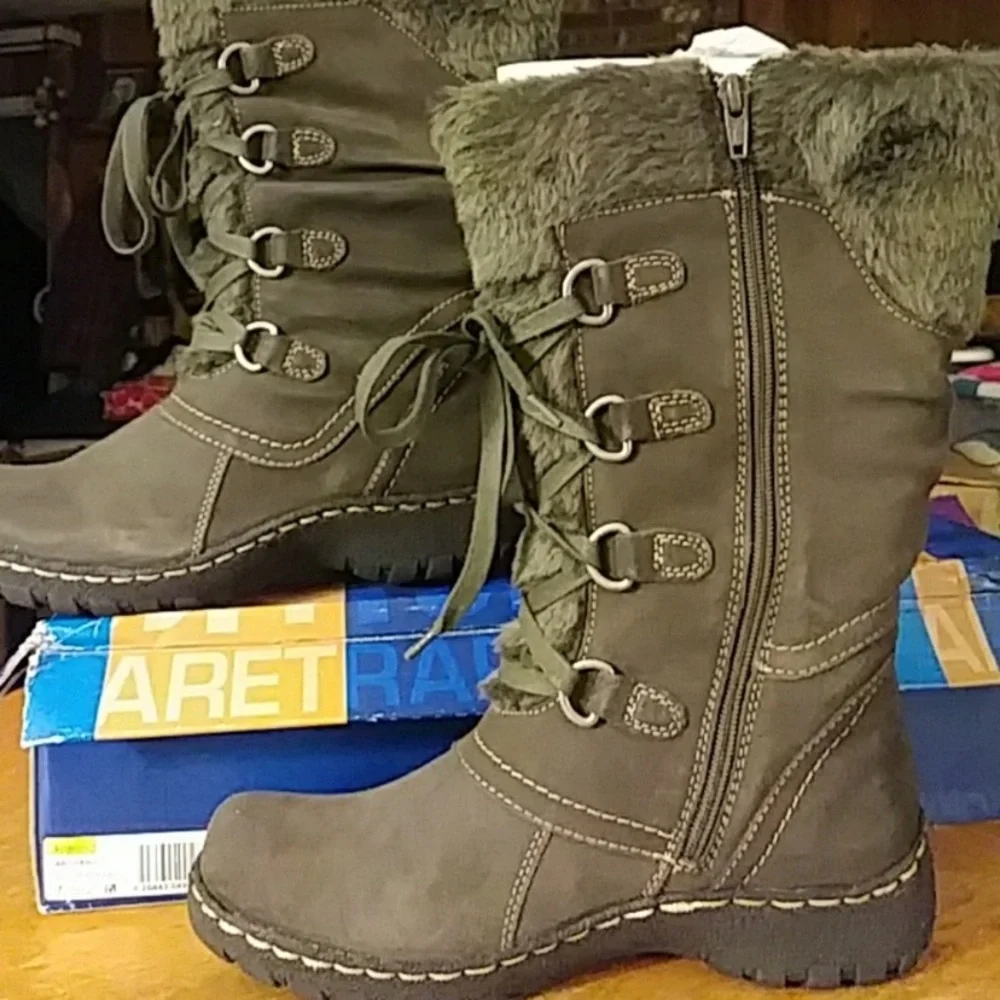 New Warm BareTraps Lace-Up Faux Fur Boots in the box Ready for Winter - Picture 5 of 8
